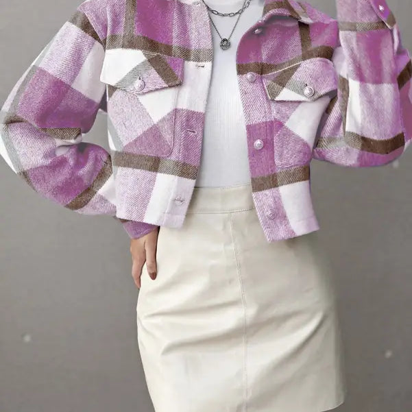 Plaid cropped jacket with lapels, ideal as a woolen short coat for fall fashion