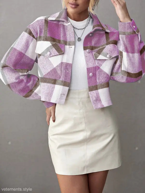 Plaid cropped jacket with lapels, ideal as a woolen short coat for fall fashion