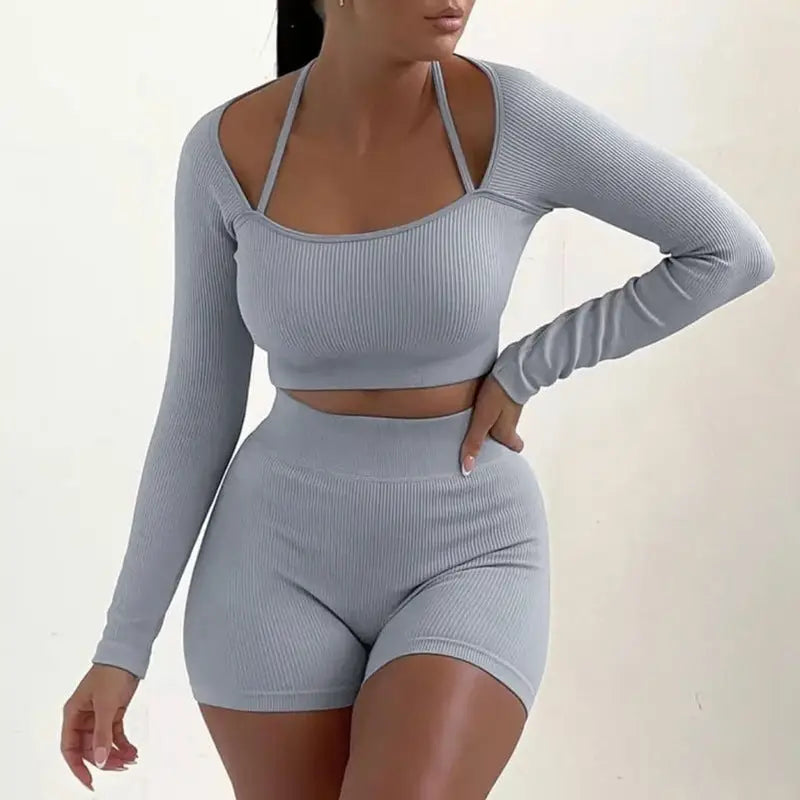 Elegant knitted thread fitness crop top and shorts set for spring and fall sportswear