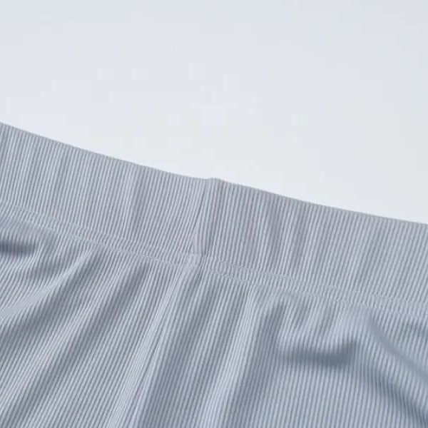 Gray ribbed leggings from the Casual Slim Crop Top in Knitted Thread Fitness collection