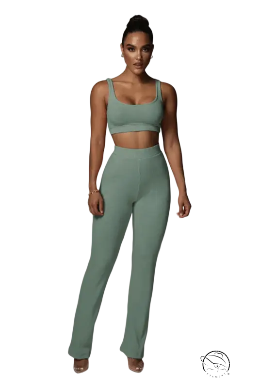 Sleek mint-green casual yoga set with crop top and skinny yoga pants