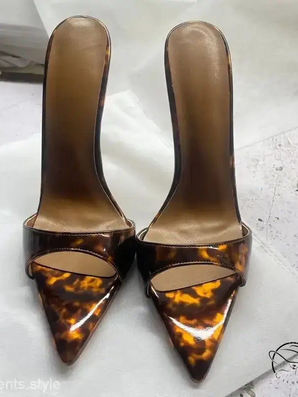 Chic summer slide stiletto pumps in tortoiseshell pointed-toe mule style