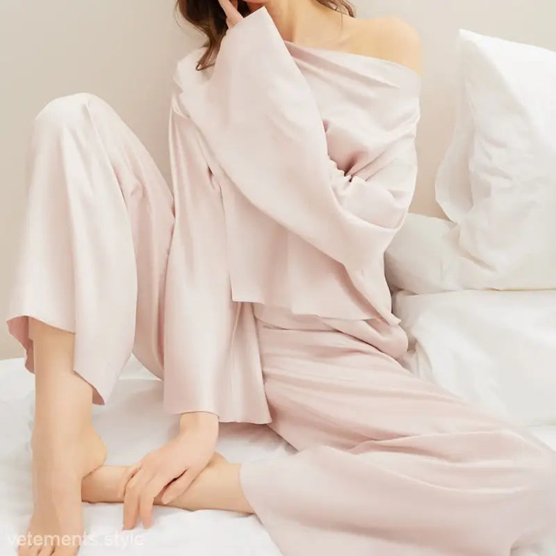 Silky pink French silk pajamas comfortable set with long sleeve top and pants