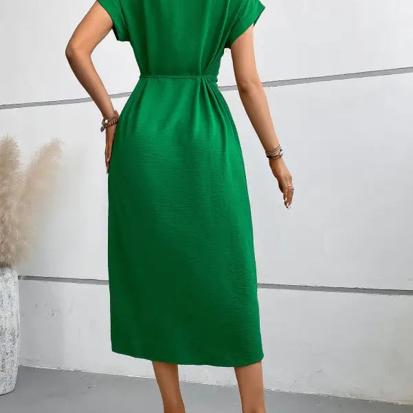 Green collar maxi dress with polo collar for summer elegance