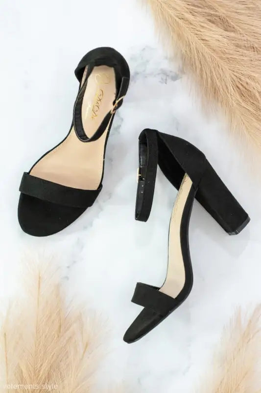 STYLISH BLACK HEELED SANDALS-VETEMENTS