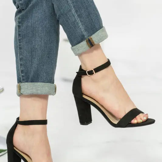 STYLISH BLACK HEELED SANDALS-VETEMENTS