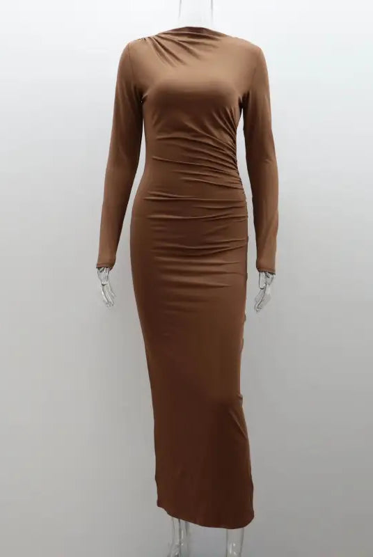 Elegant bodycon dress in dark grey or coral red with long sleeves and ruched details