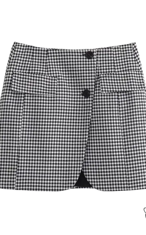 Black and white checkered mini skirt paired with an Elegant Casual Small Plaid Blazer