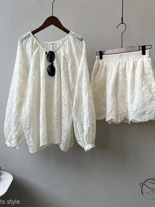 ELEGANT EMBROIDERY TOP SHORTS SET-VETEMENTS