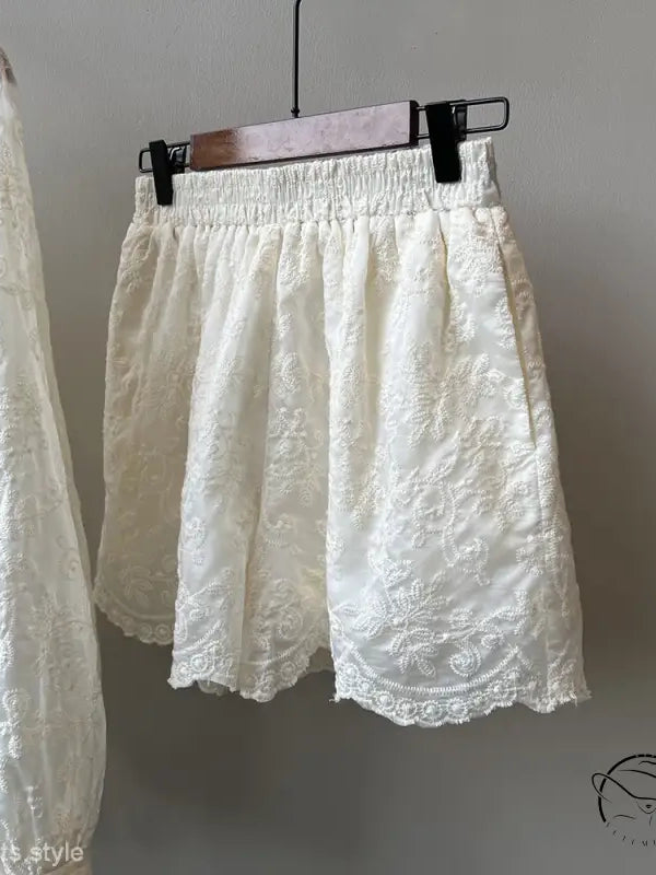 ELEGANT EMBROIDERY TOP SHORTS SET-VETEMENTS