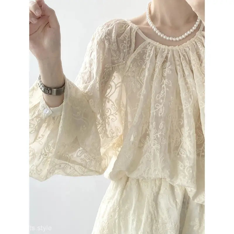 ELEGANT EMBROIDERY TOP SHORTS SET-VETEMENTS