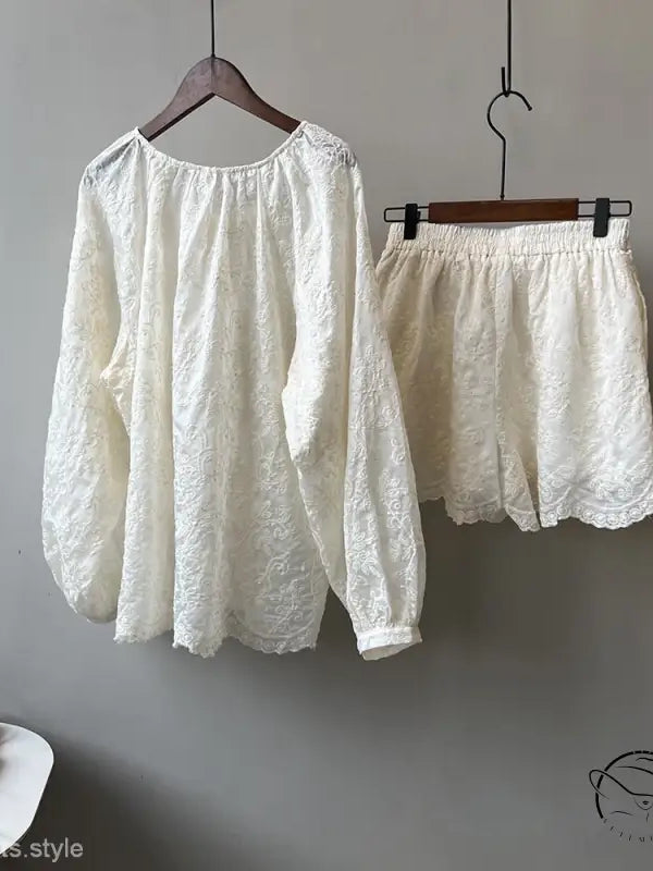 ELEGANT EMBROIDERY TOP SHORTS SET-VETEMENTS