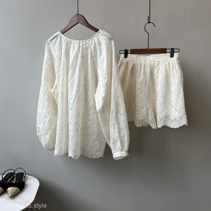 ELEGANT EMBROIDERY TOP SHORTS SET-VETEMENTS
