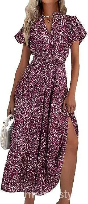 Floral print maxi dress with short sleeves and side slit, perfect bubble pleated dress