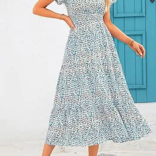 Floral print bubble pleated dress with short sleeves and v-neckline for elegant style