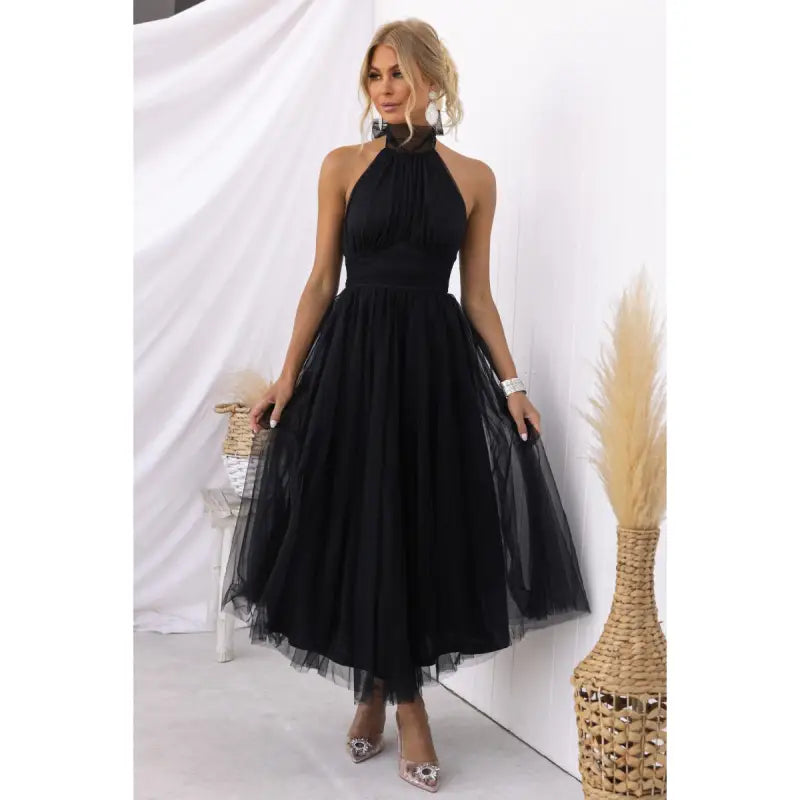 Elegant black halter evening dress in tulle for summer occasions, stylish halter evening wear