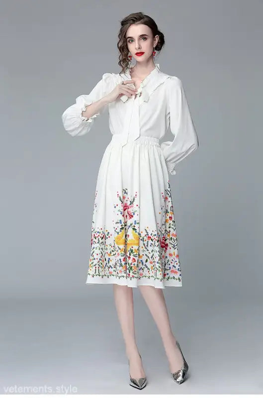 Elegant floral-print dress from a long sleeve two piece set inspired by French countryside style