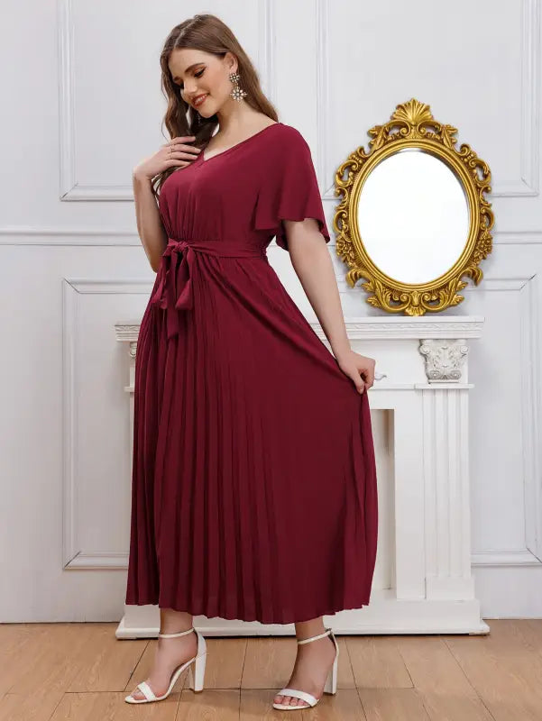 Elegant loose pleated maroon V-neck maxi dress with tie-waist and short sleeves