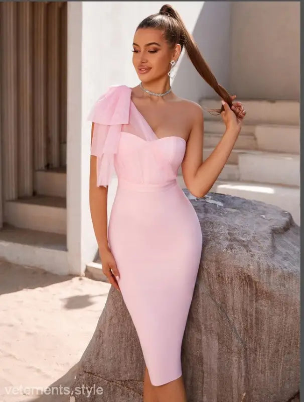Pink one-shoulder bandage dress in sexy mesh fishtail slim design with asymmetric lace detailing