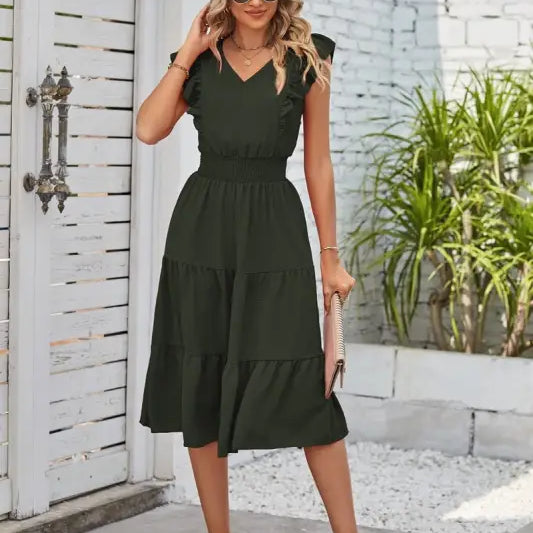 Dark green midi dress with V-neck and tiered skirt in elegant waist pleated style