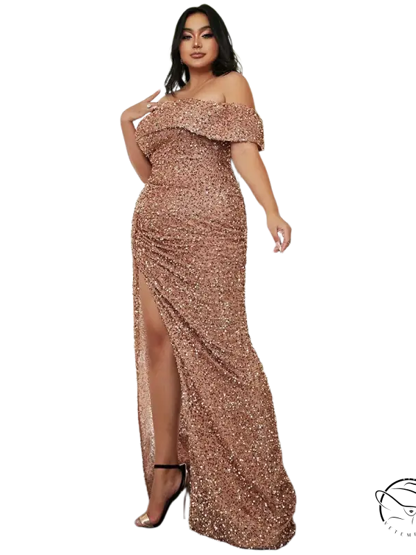 Elegant off-shoulder sequin maxi dress in sparkling rose gold with high slit