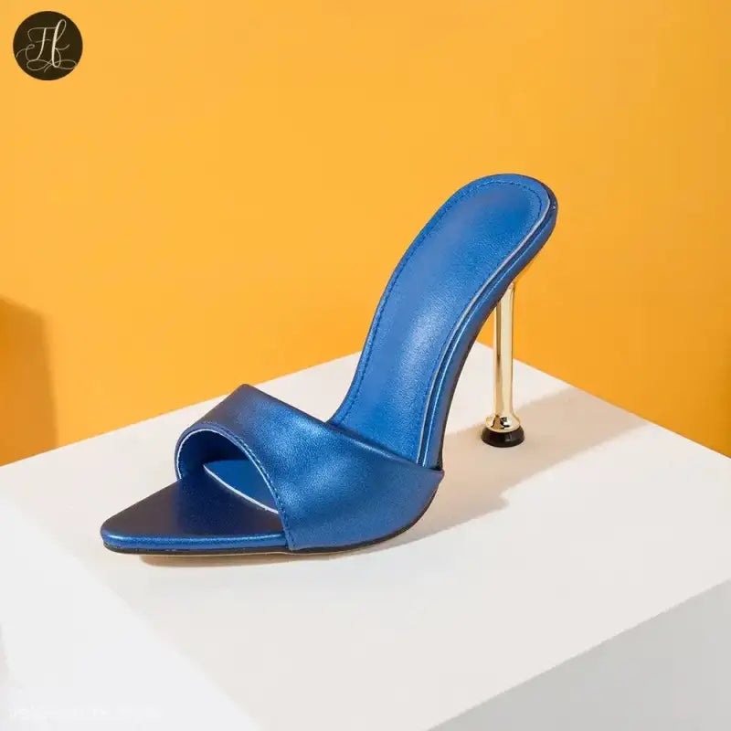 ELEGANT POINTED TOE PUMPS-VETEMENTS