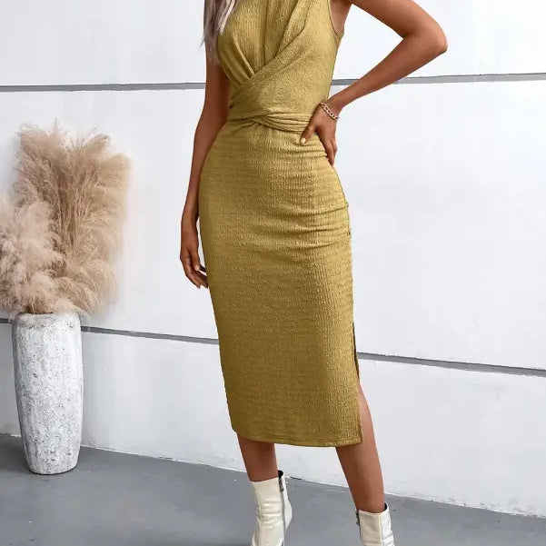 Elegant round neck slit dress in sleeveless gold midi for summer wear