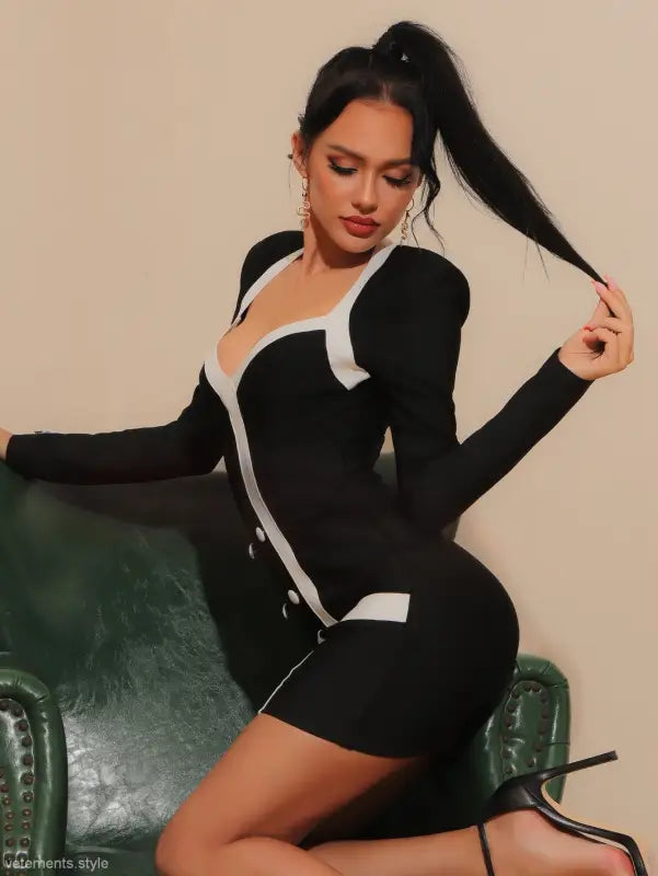 Black and white mini sexy vetements dress in V-Neck bodycon style for elegant spring fall wear