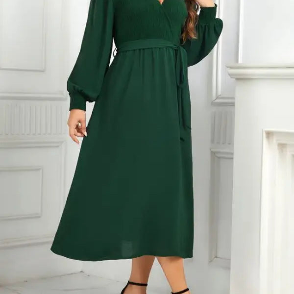 Emerald green Elegant Slimming Evening Dress with Belted V-Neck and Long Sleeves