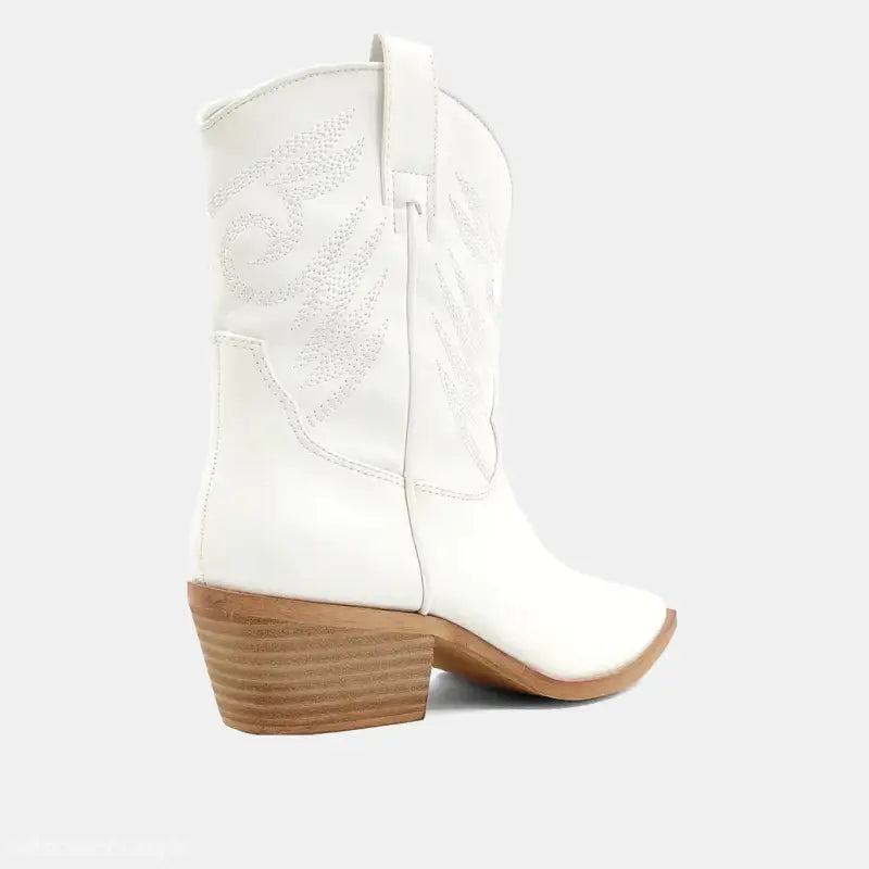 CLASSIC WHITE COWBOY BOOTS-VETEMENTS