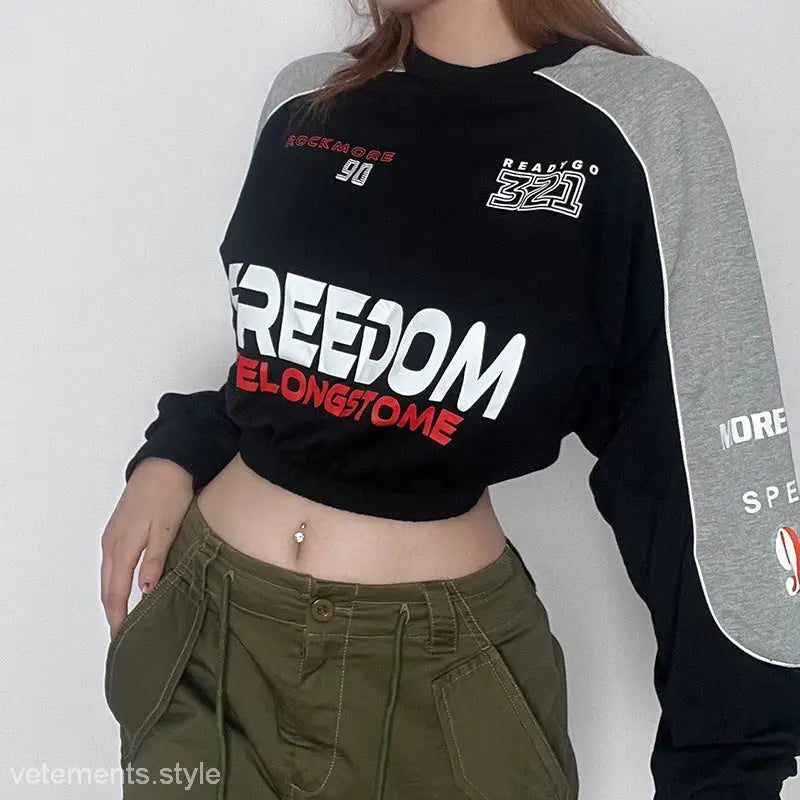 Cropped fashionable flair sweater with FREEDOM print for sexy autumn winter style