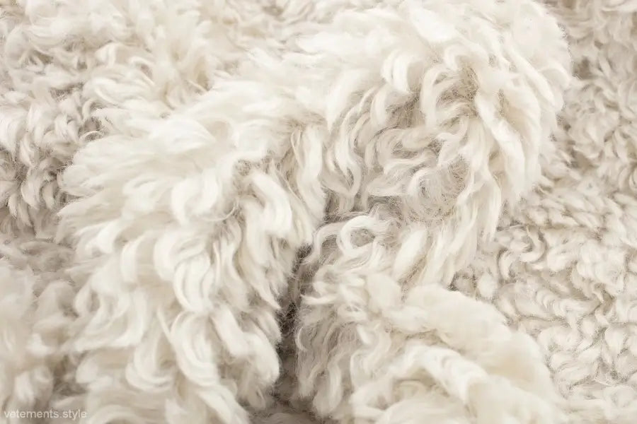 Fluffy off-white wool in a stylish Furry Short Jacket for nightout in winter