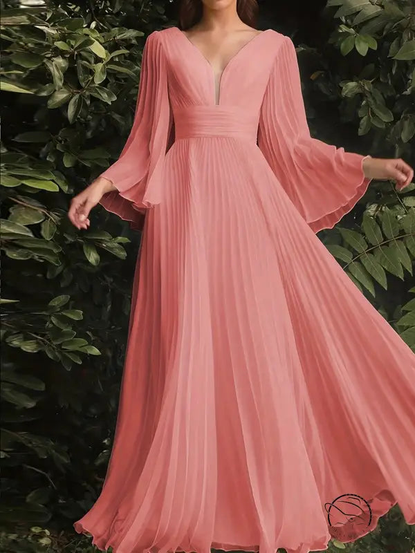 Gorgeous evening dress in pleated pink chiffon with trumpet sleeves