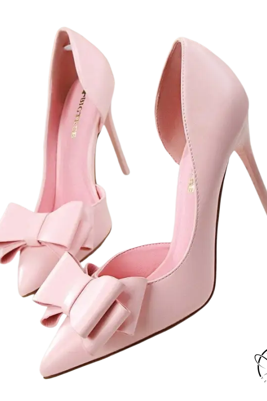 Pair of pale pink Korean version high heel shoes with bow toes