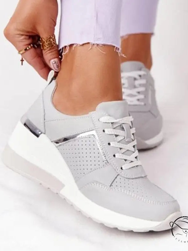 LIGHTWEIGHT ATHLETIC SNEAKERS-VETEMENTS