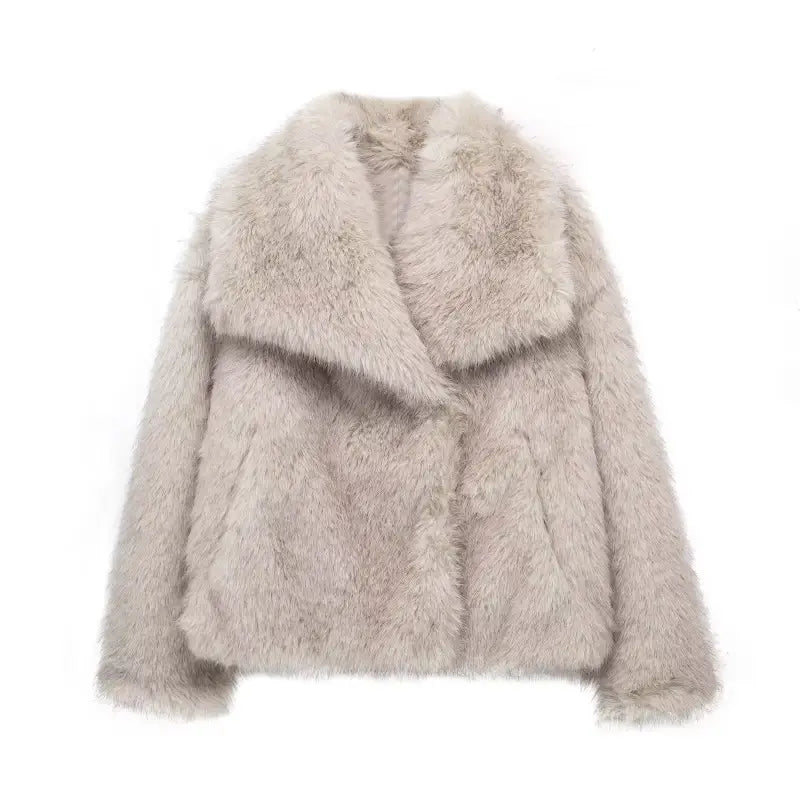 Short light-colored urban fur jacket, perfect as a loose padded jacket for autumn wear