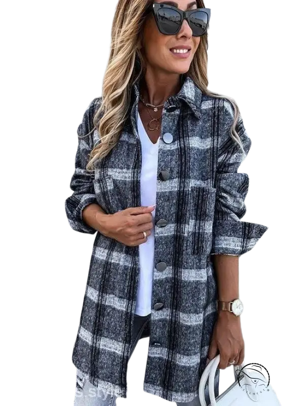 Loose retro plaid coat with button-down shirt jacket design