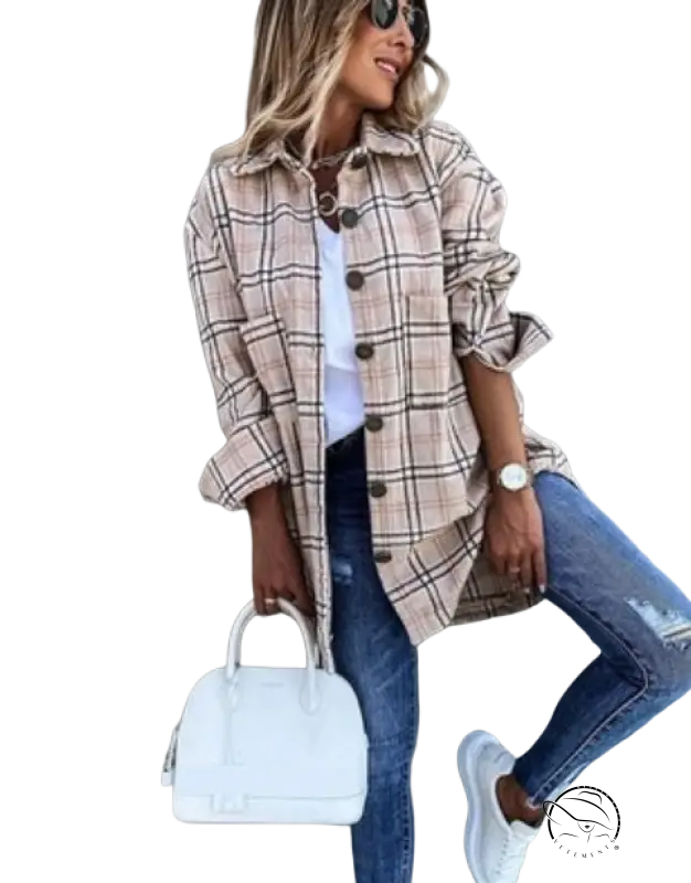 Womans plaid button-down shirt in loose retro plaid coat for spring and fall
