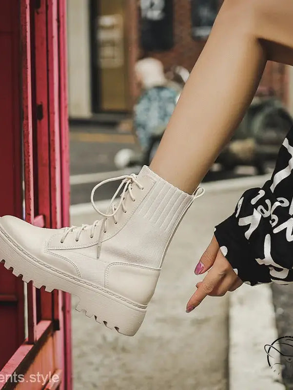 STYLE AND COMFORT BOOTS-VETEMENTS