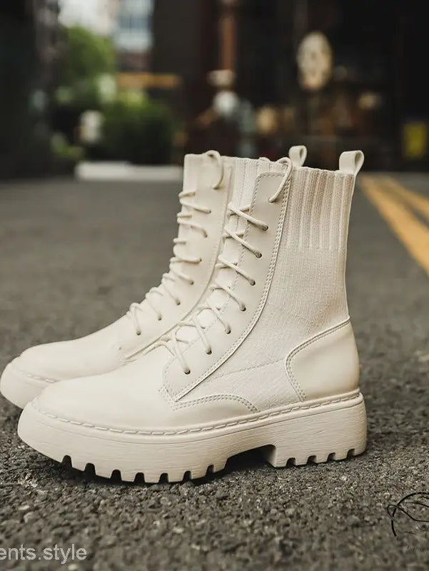 STYLE AND COMFORT BOOTS-VETEMENTS