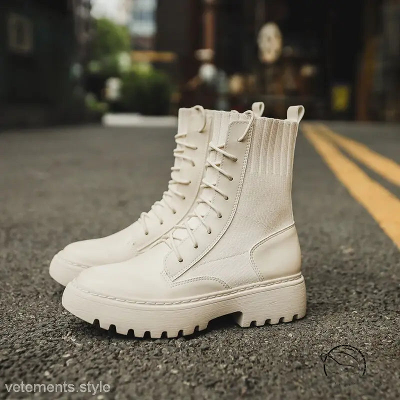 STYLE AND COMFORT BOOTS-VETEMENTS