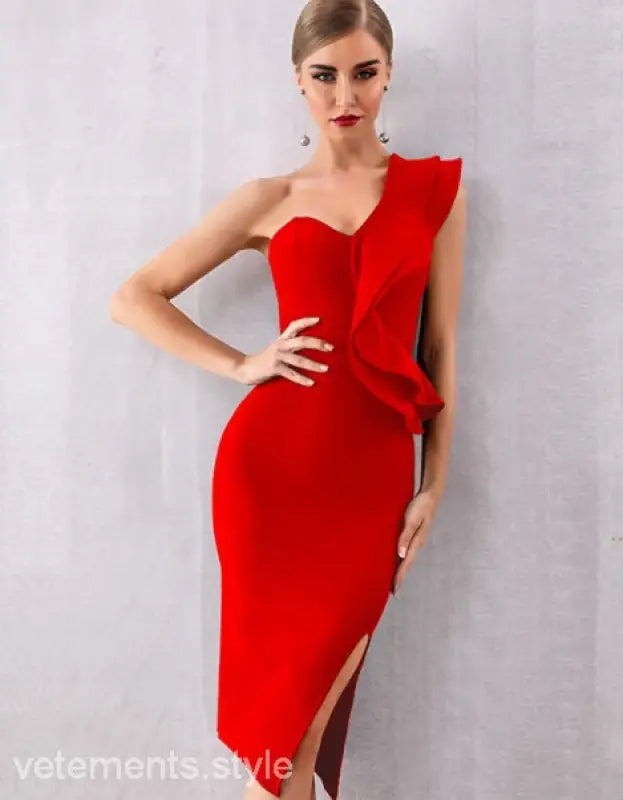 Red oblique shoulder bandage dress in a sleek asymmetrical bodycon style