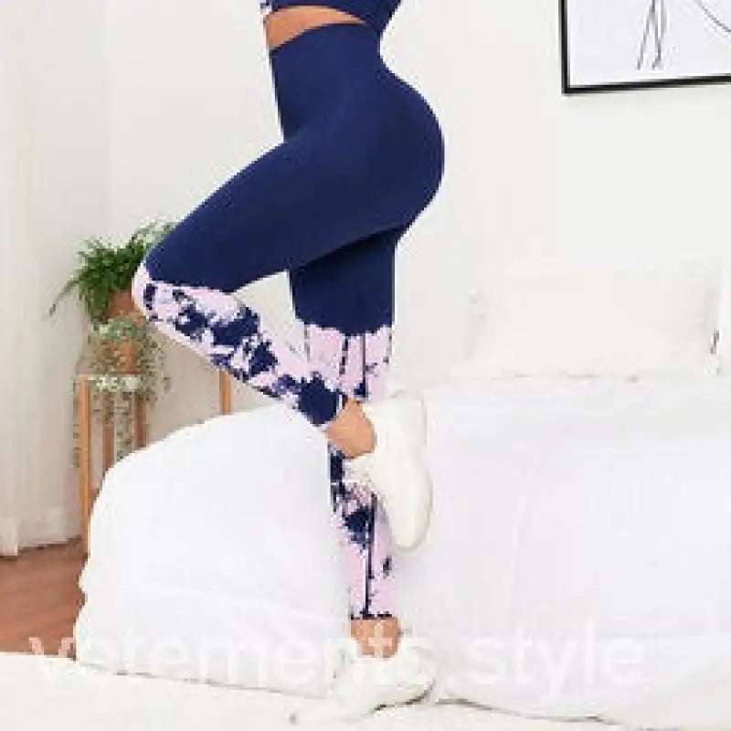 Blue and white tie-dye Peachy Fit leggings with high waist stretch for activewear