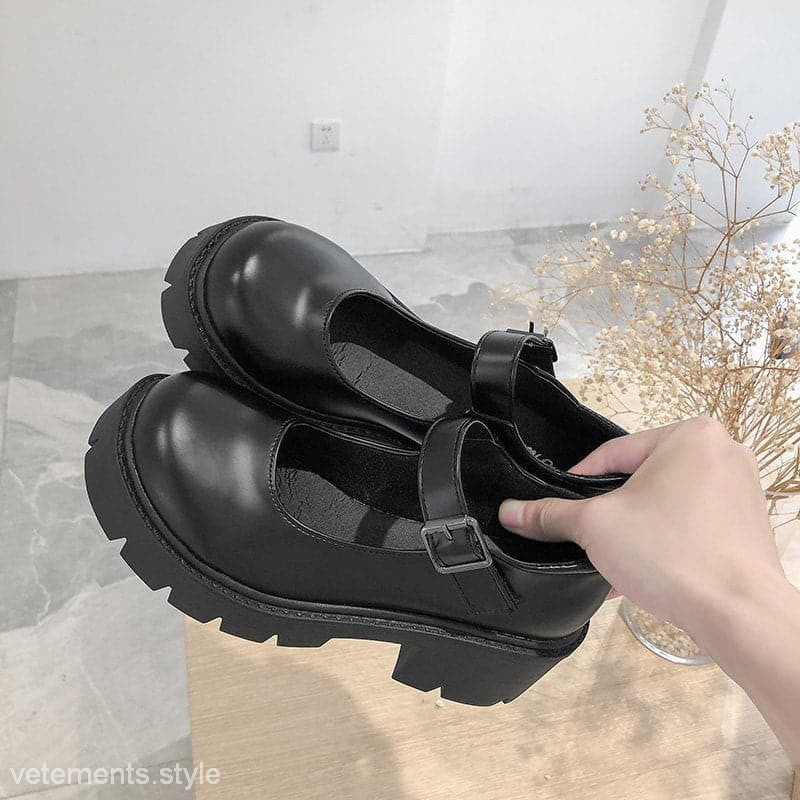 BUCKLE PLATFORM HEELS-VETEMENTS