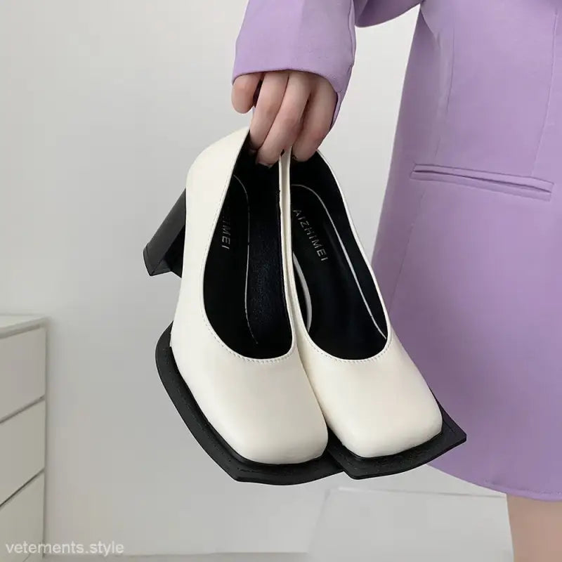 RETRO SQUARE HEELS-VETEMENTS