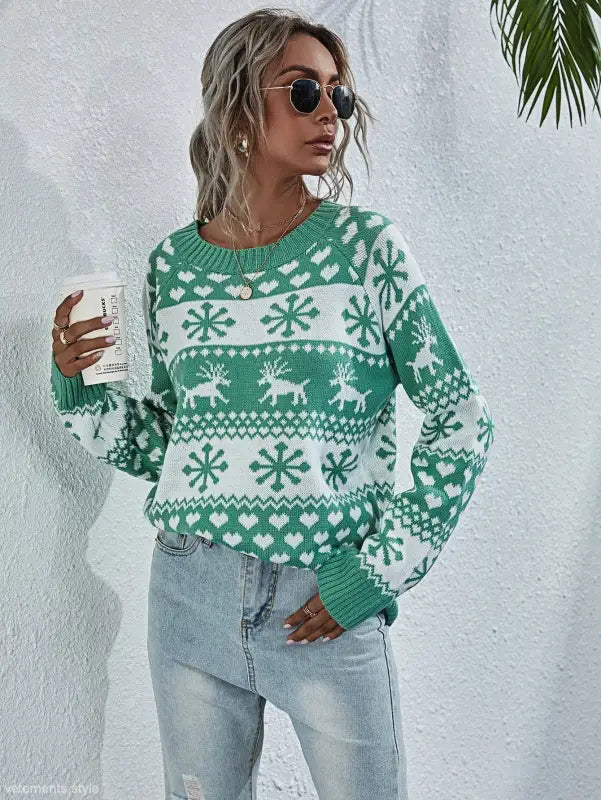 Green and white elk winter knitted Christmas snowflake sweater with a round neck design