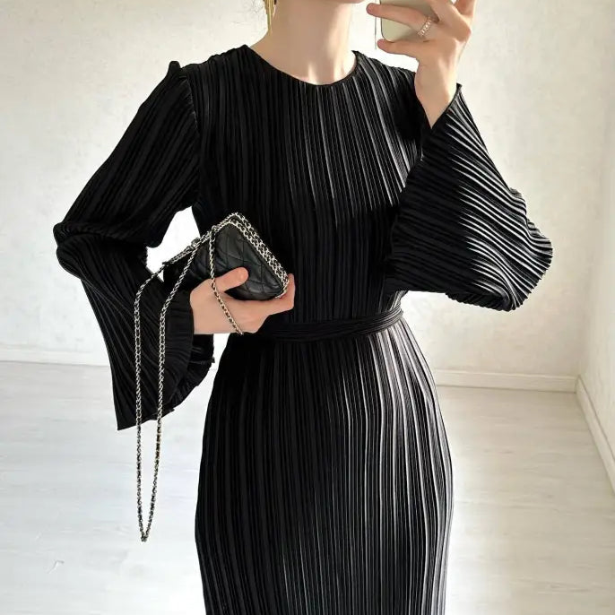 PLEATED BELL SLEEVE MID LENGTH DRESS-VETEMENTS