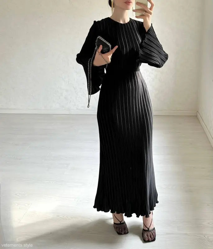 PLEATED BELL SLEEVE MID LENGTH DRESS-VETEMENTS