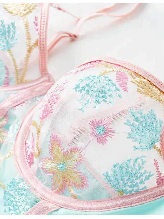 Seasonless Lace Embroidery Lingerie Set with Floral Details