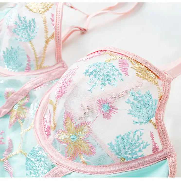 Seasonless Lace Embroidery Lingerie Set with Floral Details
